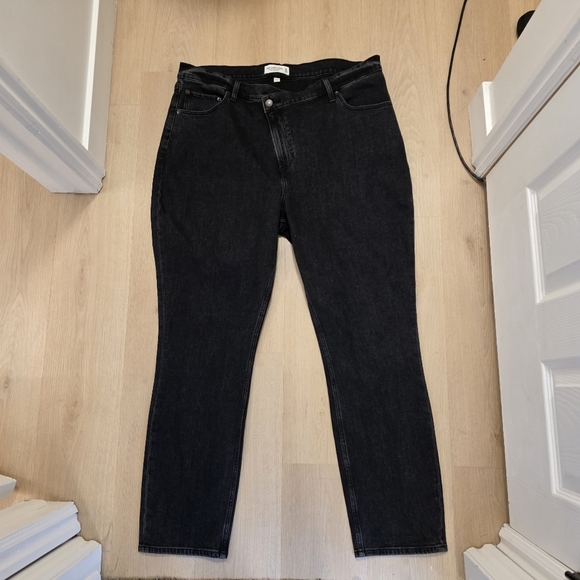 Abercrombie & Fitch Denim - Abercrombie & Fitch Black 90s Slim Straight Ultra High Rise Curve Jeans Sz 20